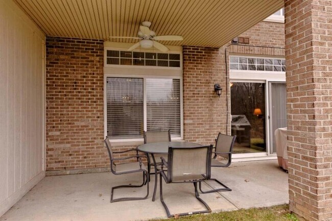 Building Photo - 344 Eastview Ct