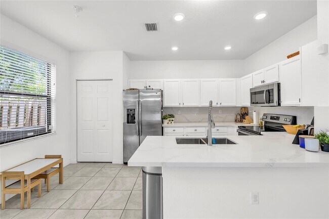 Foto del edificio - 18401 NW 89th Ct