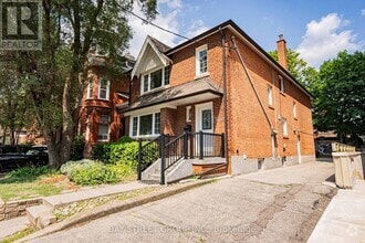 Building Photo - 65 Spadina Rd