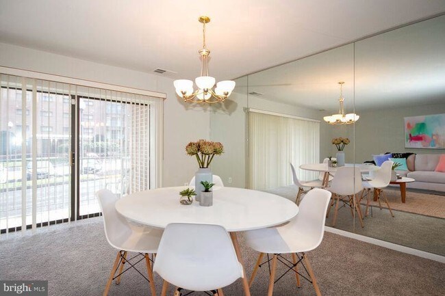 Foto del edificio - 7202 Rockland Hills Dr