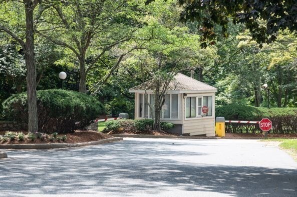 Building Photo - 250 Hammond Pond Pkwy