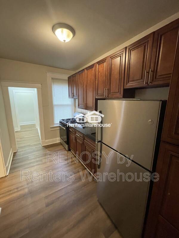 Building Photo - 2855 W Cold Spring Ln