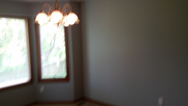 Building Photo - 5927 Sundance Dr