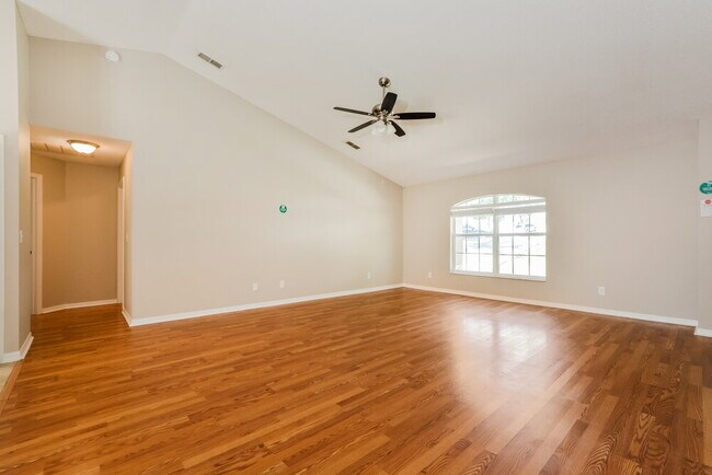 Building Photo - 1320 Rain Forest Ln