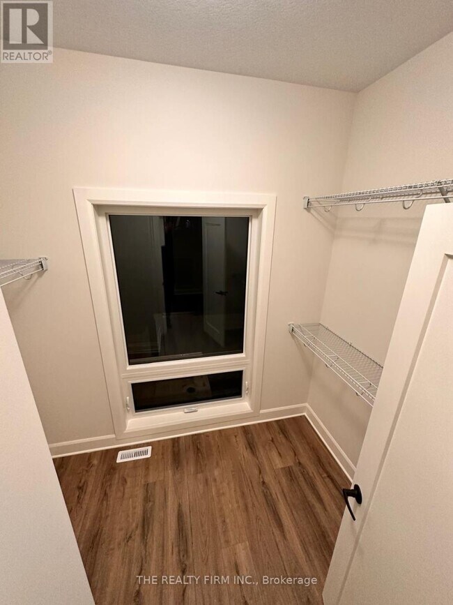 Building Photo - 175 Doan Dr