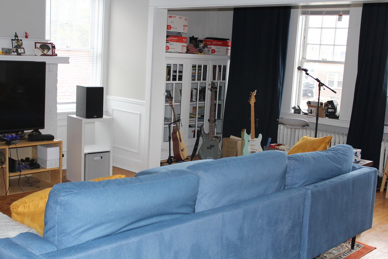 5869 Northumberland St Unit 2L, Pittsburgh, PA 15217 Apartments 5869 Northumberland St