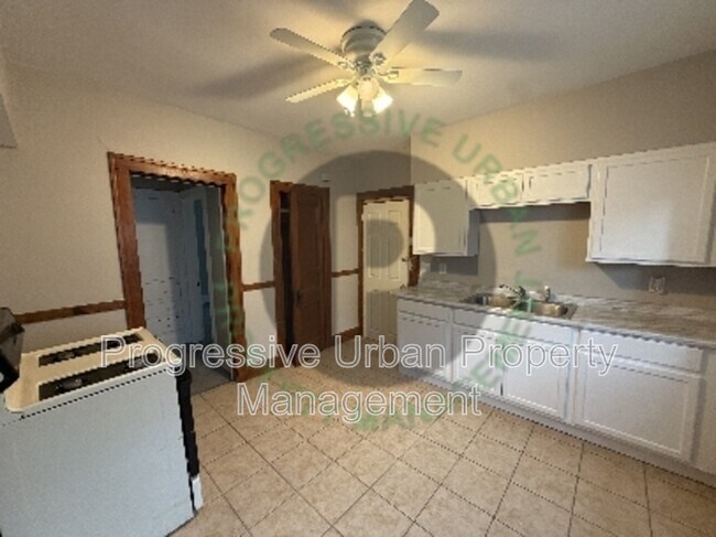 Foto del edificio - 3517 E 110th St
