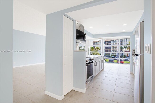 Foto del edificio - 601 Three Islands Boulevard
