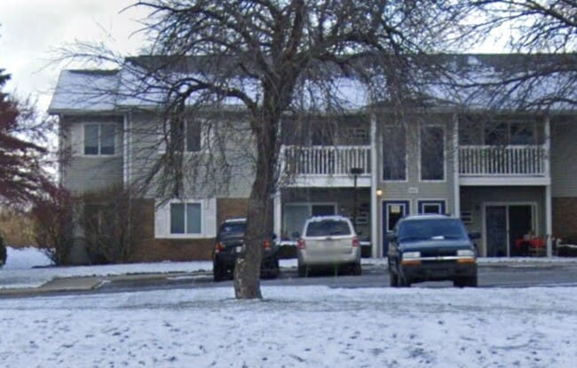 Foto del edificio - 405 Mayville Rd