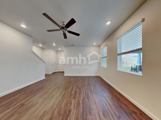 Foto del edificio - 23524 E 2nd Pl