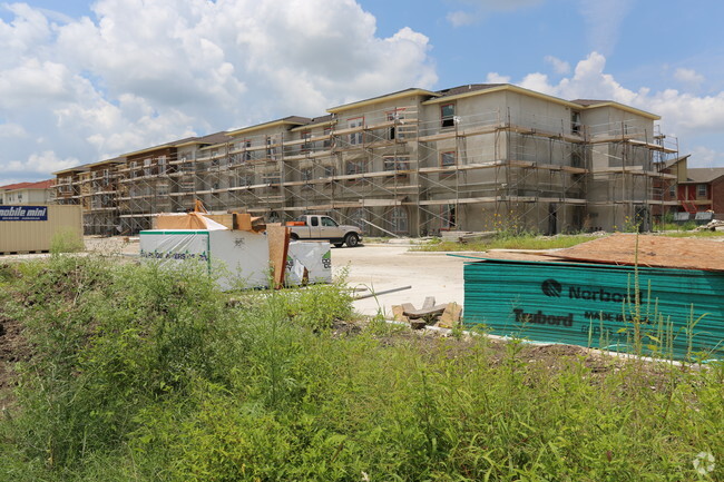 Building Photo - Darson Marie Terrace