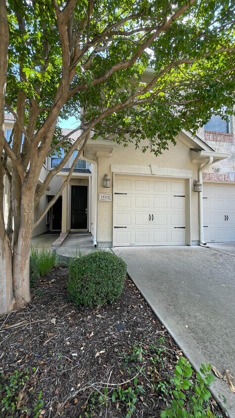 Foto principal - 15321 Glen Heather Dr