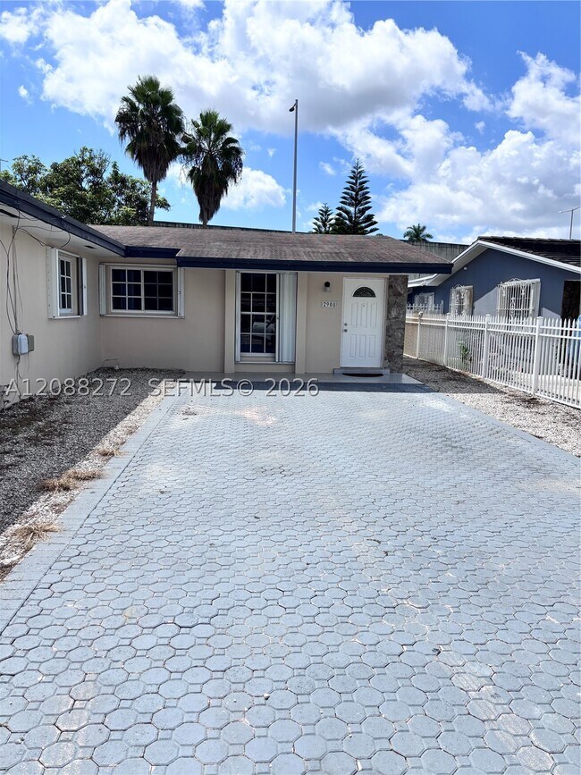 Building Photo - 2906 NW 13th St