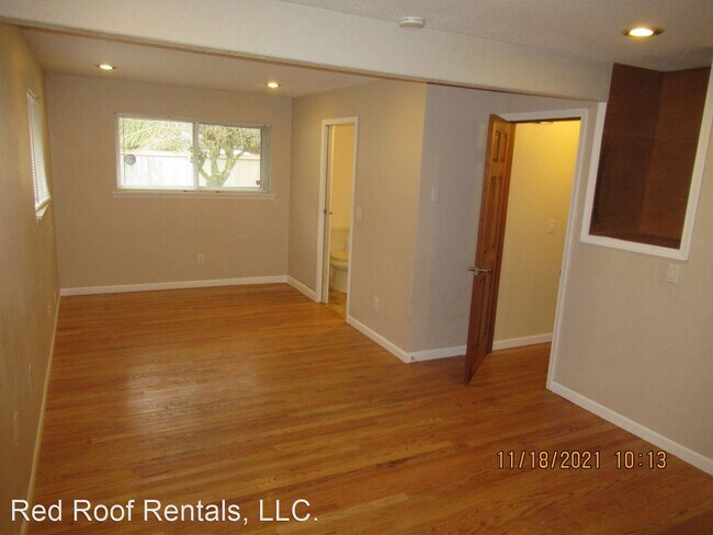 Building Photo - 2 br, 1.5 bath House - 4414 67th Ave  W