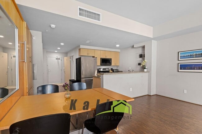 Foto del edificio - 445 Island Ave
