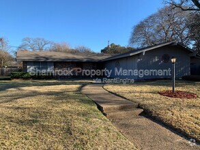 Building Photo - 5312 Lake Charles Dr