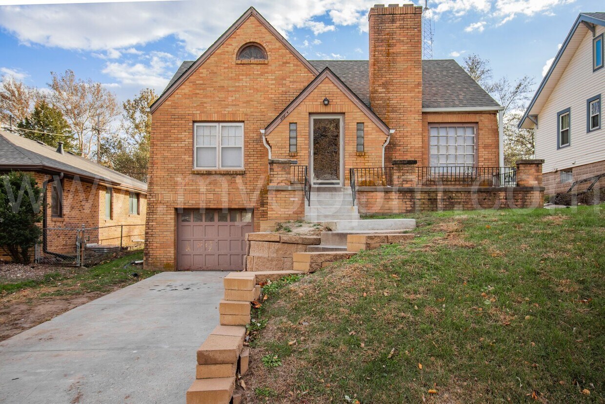 Foto principal - Full of Character 4 Bedroom Home | Near Be...