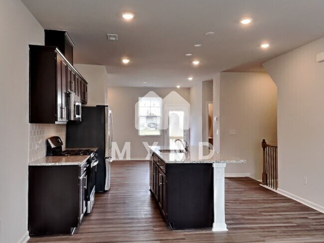 Building Photo - 147 Sweet Lilac Way