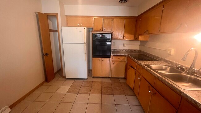 Foto del edificio - 7711 W Hampton Ave