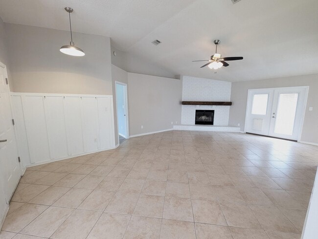Building Photo - 9516 Brentwood Blvd
