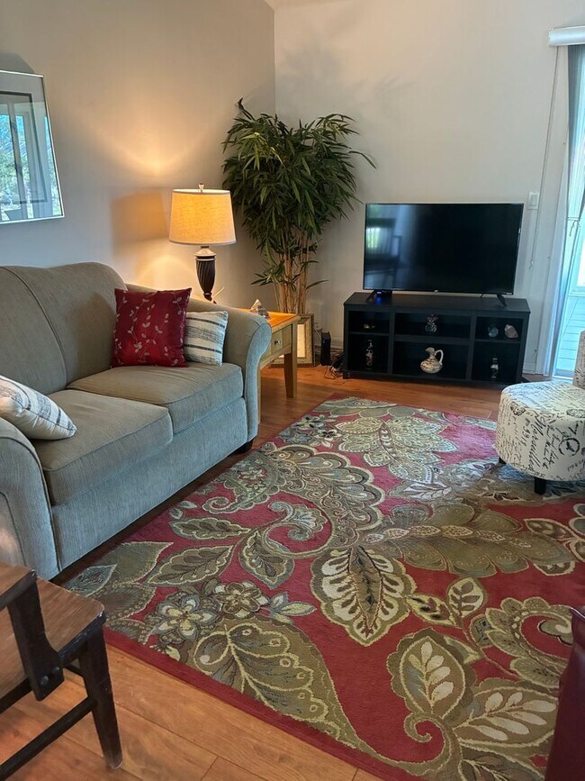 Foto del edificio - Discover this well-located 3-bedroom, 2-bath home in Palm Coast!