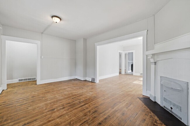 Foto del edificio - 11611 Fairport Ave