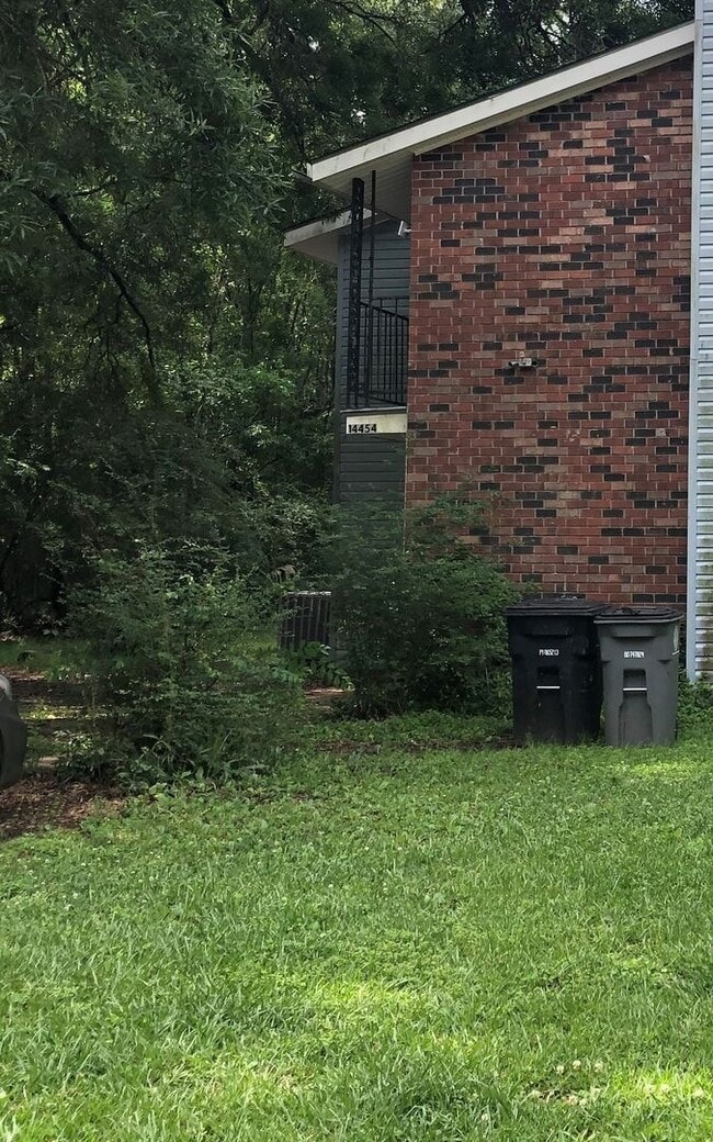 Foto del edificio - 14452 Central Woods Ave