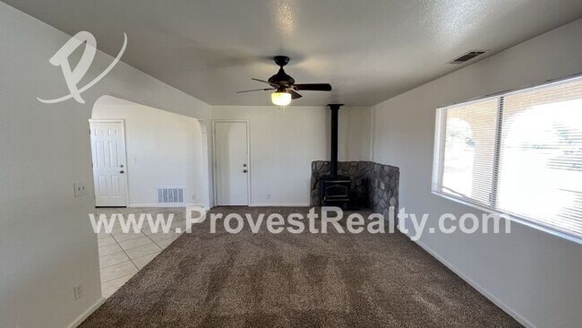 Building Photo - 3 Bed, 2 Bath Apple Valley Home!!!