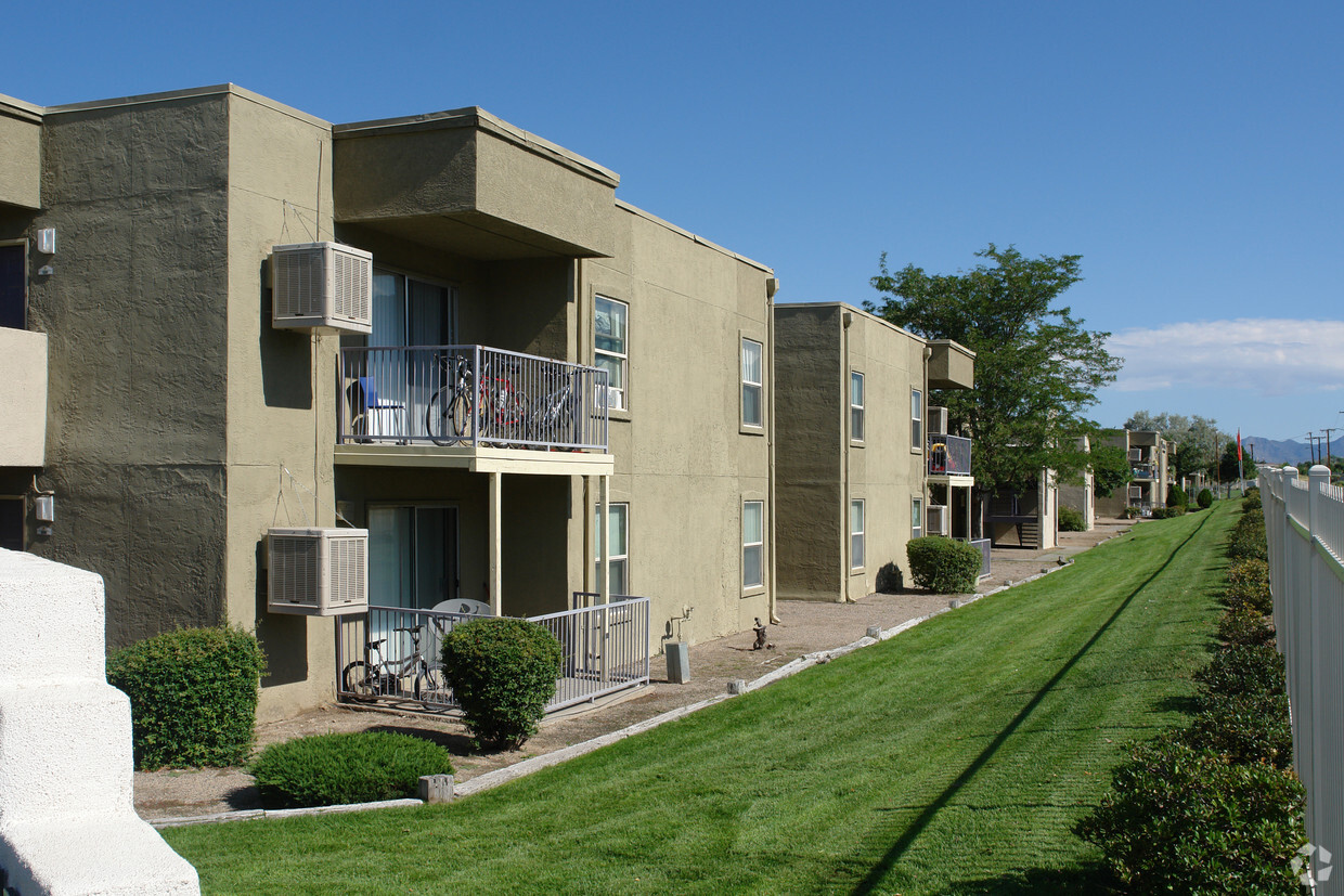 Sandia Vista - FREE Utilities Apartments - Albuquerque, NM | Apartments.com