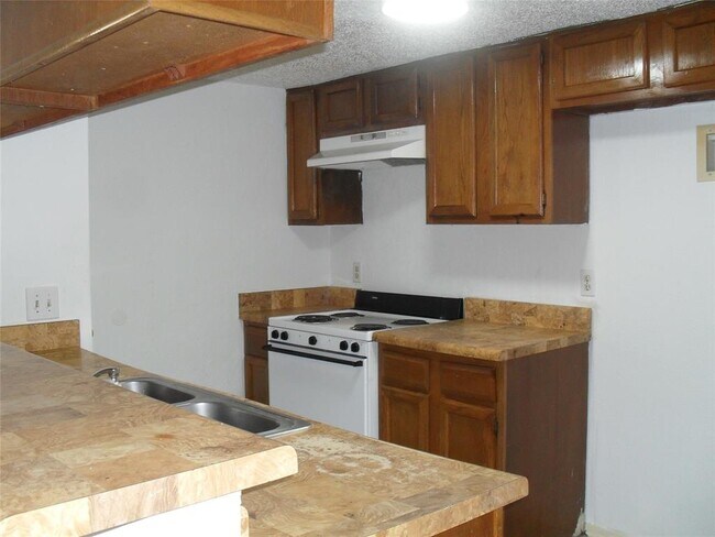 Building Photo - 8703 Kindlewood Dr