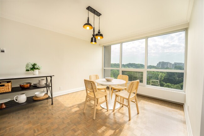 Photo du bâtiment - Old Mill Towers - 2 Bed 2 Bath