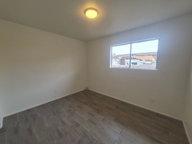 Building Photo - 122