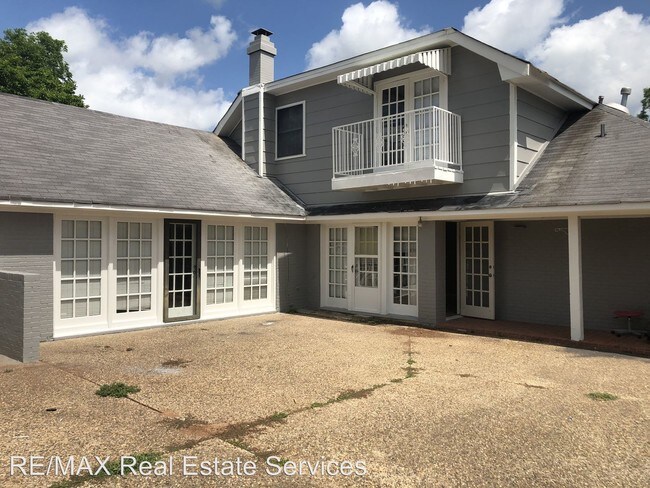 Building Photo - 4 br, 3.5 bath House - 517 South Dresden