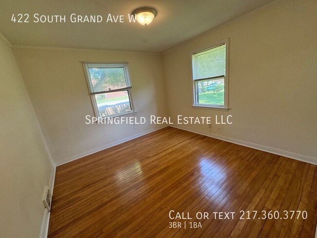 Building Photo - Spacious 3-Bed