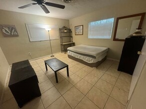 Building Photo - 198 SW 15th St