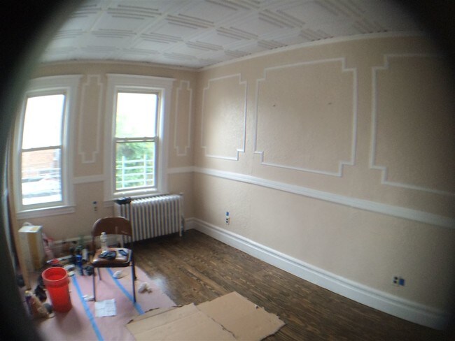 Building Photo - 55 Montrose Ave