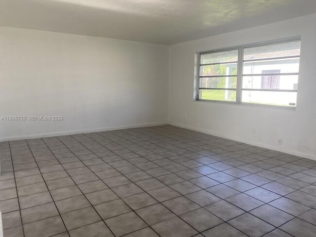 Photo - 5904 SW 27th St Apartment