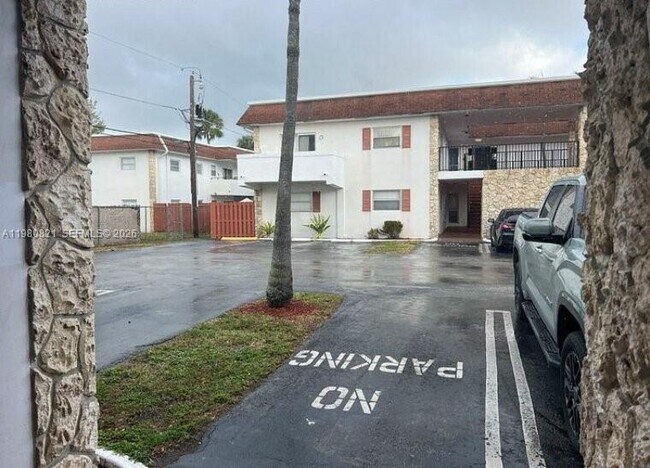 Foto del edificio - 321 SW 1st Ct