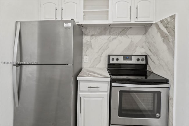 Foto del edificio - 445 NE 121st St