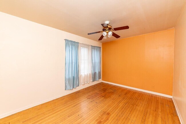 Building Photo - 2 bedroom in Chicago IL 60647