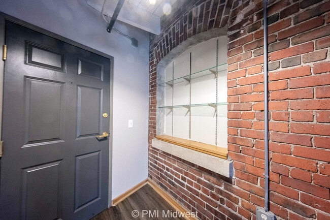 Building Photo - Lofts on Madison