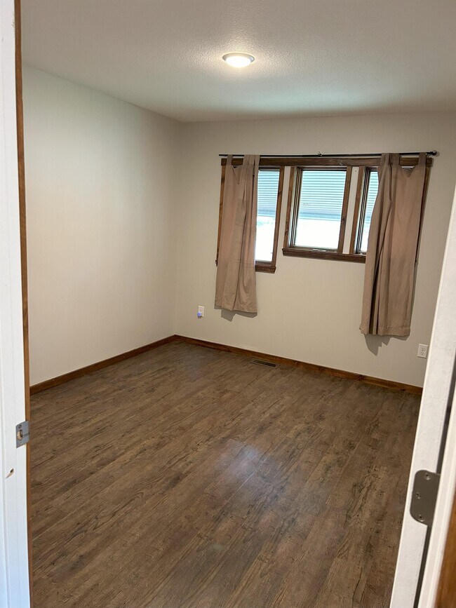 Foto del edificio - 216 4th Ave SE