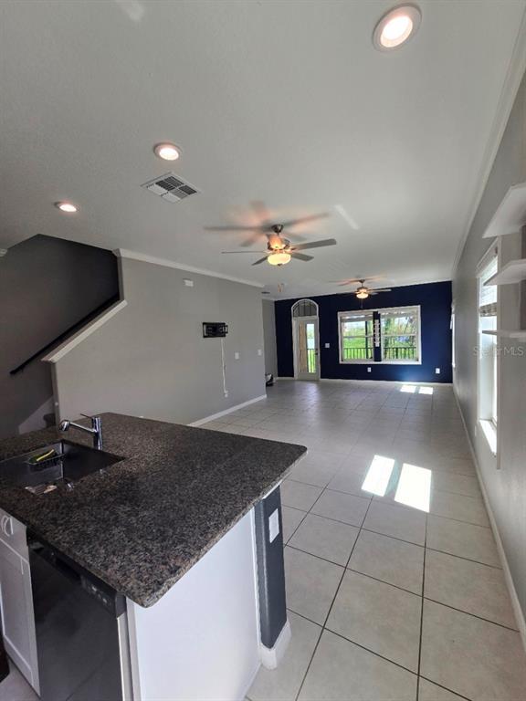Foto del edificio - 4640 Willet Cooper Ct