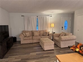 Building Photo - 2713 Smith Rd