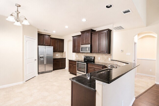 Building Photo - 3801 Happy Hollow Ln