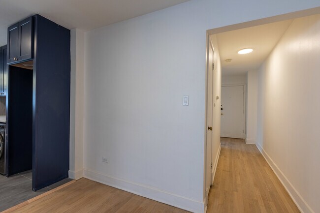 Foto del edificio - 4818 N St Louis Ave