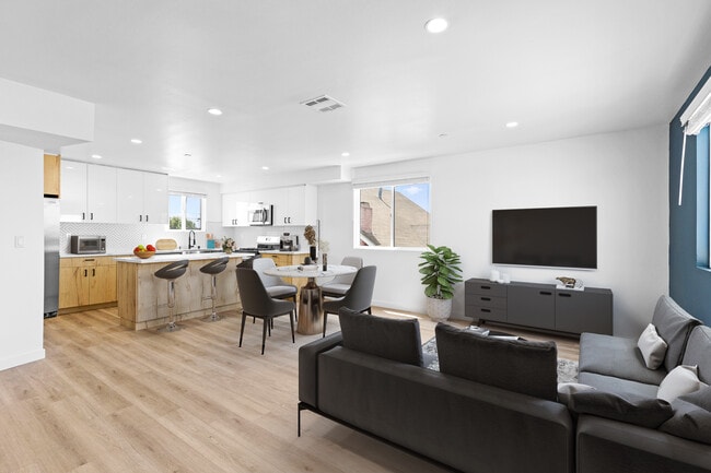 Foto del edificio - 1416 S Orange Dr