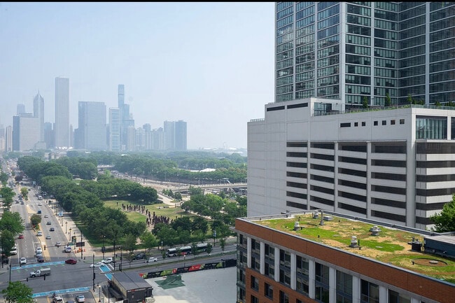Building Photo - 1250 S Michigan Ave