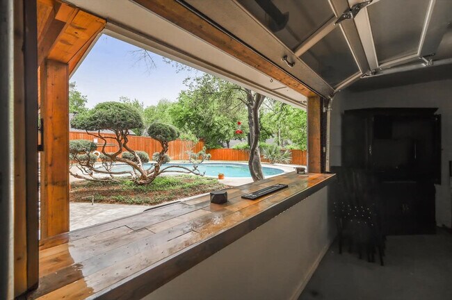 Foto del edificio - 568 Sellmeyer Ln