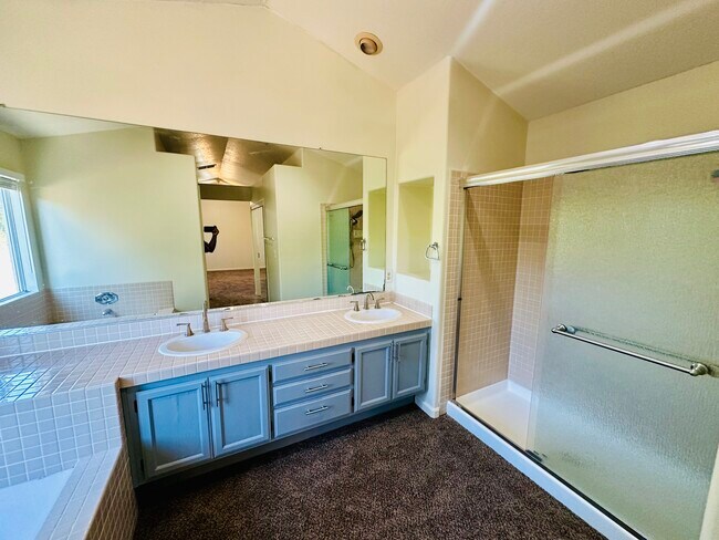 Building Photo - 5805 Devon Dr